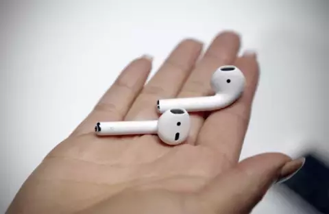 هدست بی سیم Apple مدل AIRPODS2